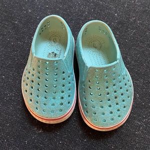 Toddler Native toddler shoes (size 5)